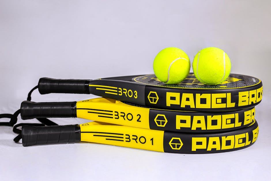 Le padel : origines, règles et essor du sport en France